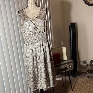 Sleeveless Midi Dress in Neutral Print